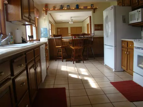 7253 Kinnikinnick Dr, Roscoe, IL 61073 photo 8