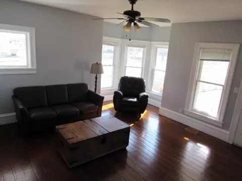 314 E Main St, Durand, IL 61024 photo 3