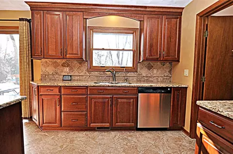 11761 Warblers Way, Roscoe, IL 61073 photo 8