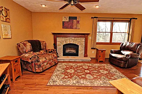 11761 Warblers Way, Roscoe, IL 61073 photo 3