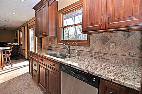 11761 Warblers Way, Roscoe, IL 61073 photo 7