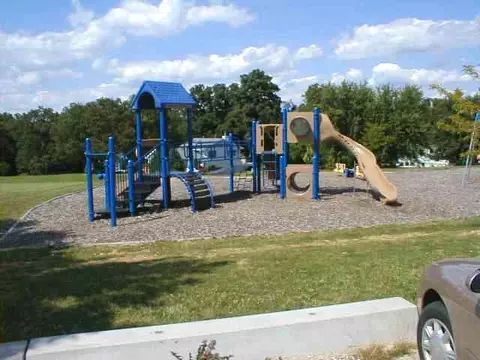 933 Southgate, Lake Summerset, IL 61019 photo 4