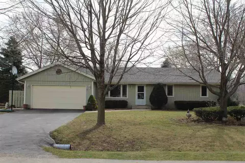 4399 Waltham Rd, Roscoe, IL 61073 photo 1