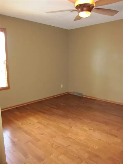 980 Thickett Trl, Roscoe, IL 61073 photo 8