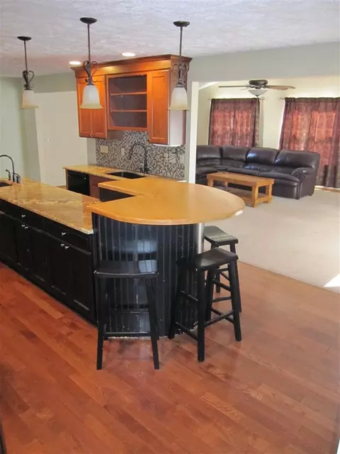 980 Thickett Trl, Roscoe, IL 61073 photo 4