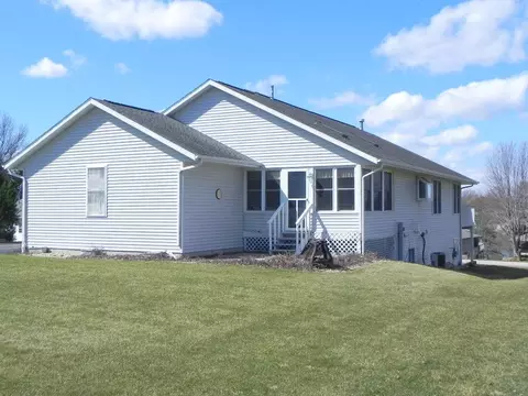 567 Baintree Rd, Lake Summerset, IL 61019 photo 6