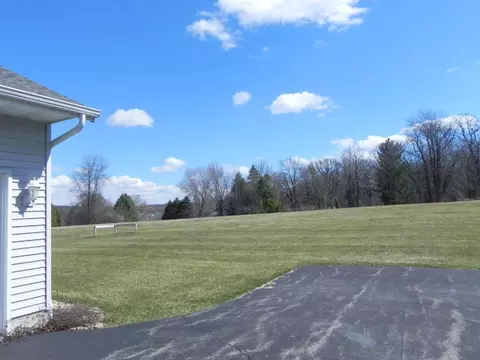 567 Baintree Rd, Lake Summerset, IL 61019 photo 4