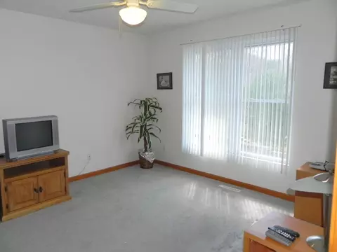 567 Baintree Rd, Lake Summerset, IL 61019 photo 9
