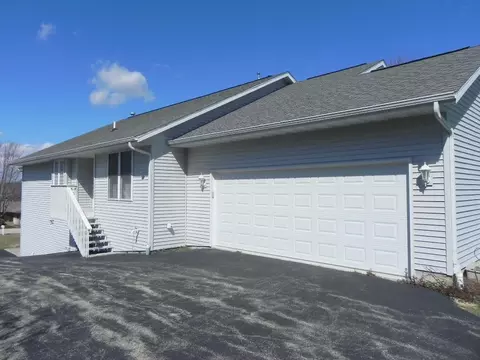 567 Baintree Rd, Lake Summerset, IL 61019 photo 3