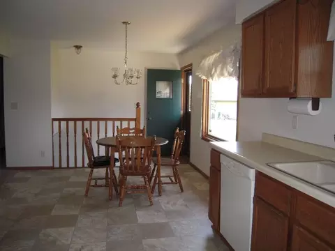 7389 Haymaker Ln, Cherry Valley, IL 61016 photo 6
