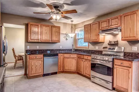 9430 Edson Rd, Capron, IL 61012 photo 5