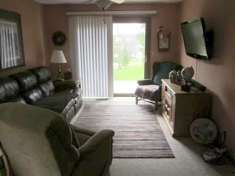 901 Winborne, Lake Summerset, IL 61019 photo 6