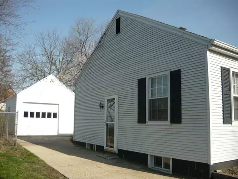 747 Grant St, Beloit, WI 53511 photo 2
