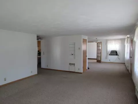 215 W 4th St, Pecatonica, IL 61063 photo 6