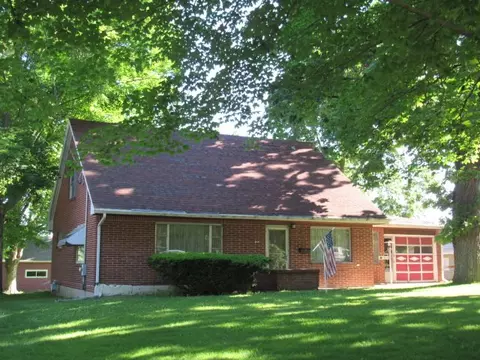 215 W 4th St, Pecatonica, IL 61063 photo 1