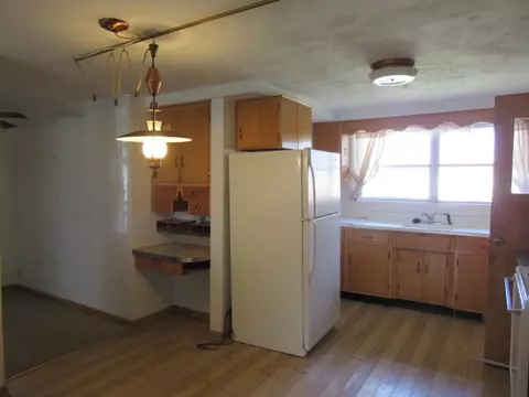 215 W 4th St, Pecatonica, IL 61063 photo 10
