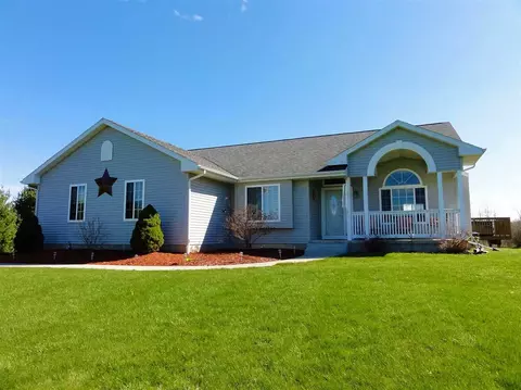 17461 Burr Oak Rd, Capron, IL 61012 photo 1
