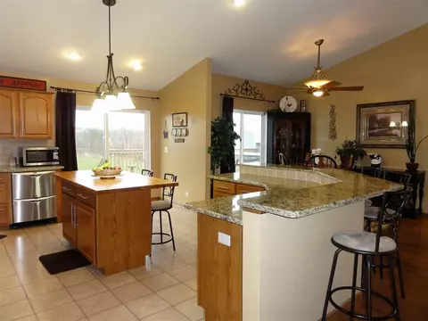 17461 Burr Oak Rd, Capron, IL 61012 photo 4