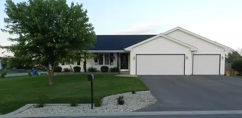 537 Autumnwolf Dr, Davis Junction, IL 61020 photo 1