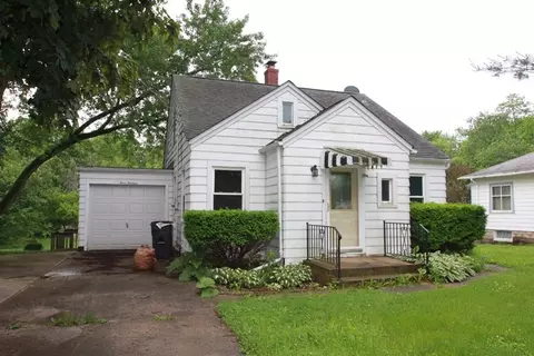 314 W State St, Cherry Valley, IL 61016 photo 2