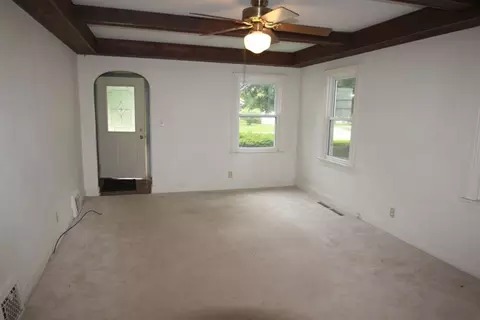 314 W State St, Cherry Valley, IL 61016 photo 5