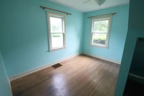314 W State St, Cherry Valley, IL 61016 photo 7