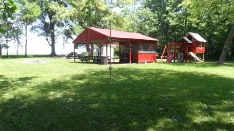 9804 N Memory Ln, Leaf River, IL 61047 photo 12