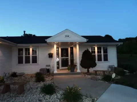 6746 Meadowbrook, Roscoe, IL 61073 photo 2