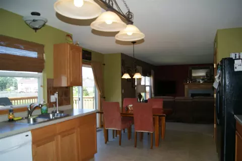 5643 Romeldale Ln, Roscoe, IL 61073 photo 9