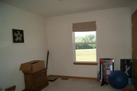 5643 Romeldale Ln, Roscoe, IL 61073 photo 12