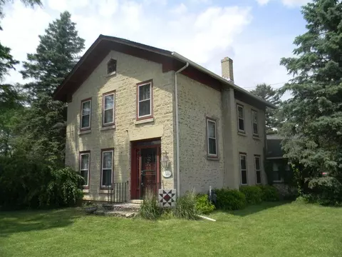 429 E Main St, Rockton, IL 61072 photo 1