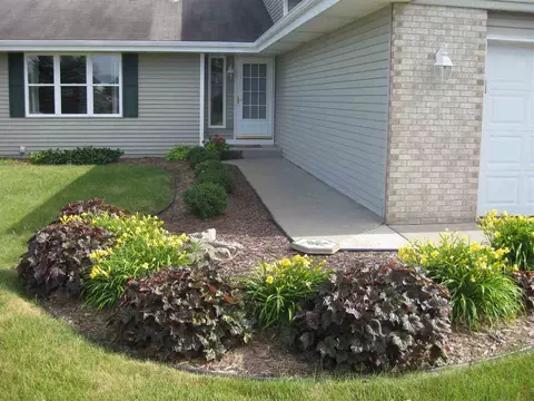 530 Merilot Dr, Roscoe, IL 61073 photo 2