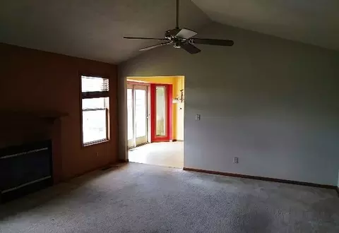 6659 Sutter Dr, Roscoe, IL 61073 photo 2