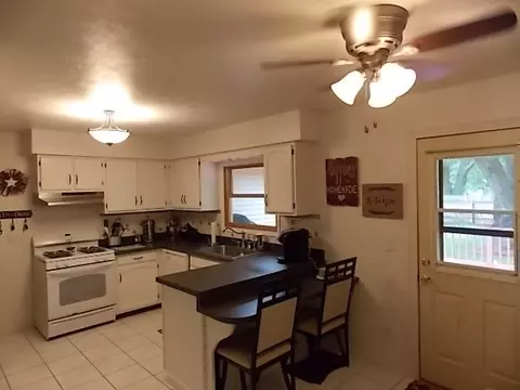 514 Fairview St, Durand, IL 61024 photo 2