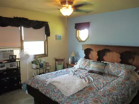 8203 N Mill Rd, Leaf River, IL 61047 photo 9