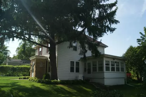 211 E Franklin, Rockton, IL 61072 photo 2