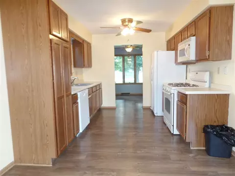 9937 Clay Ct, Roscoe, IL 61073 photo 7