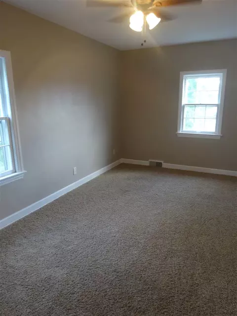 115 E 4th St, Belvidere, IL 61008 photo 13