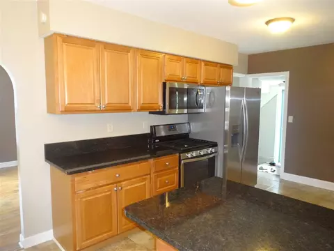 115 E 4th St, Belvidere, IL 61008 photo 4