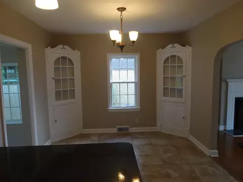 115 E 4th St, Belvidere, IL 61008 photo 3