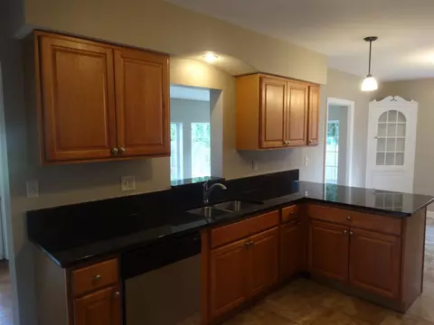 115 E 4th St, Belvidere, IL 61008 photo 6