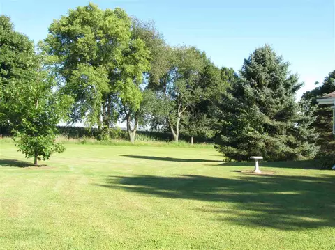 15533 Comly Rd, Pecatonica, IL 61063 photo 4