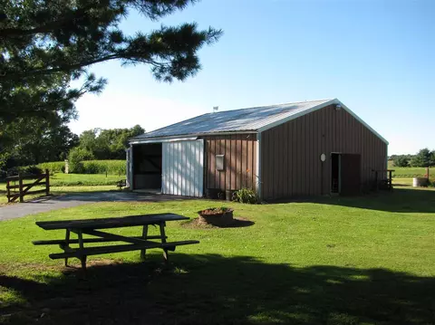 15533 Comly Rd, Pecatonica, IL 61063 photo 3