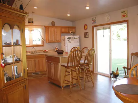 15533 Comly Rd, Pecatonica, IL 61063 photo 9