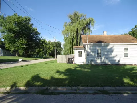 2007 Roosevelt Ave, Beloit, WI 53511 photo 1