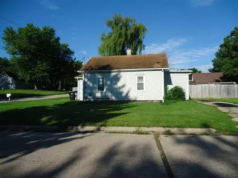 2007 Roosevelt Ave, Beloit, WI 53511 photo 2
