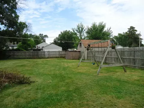 2007 Roosevelt Ave, Beloit, WI 53511 photo 6