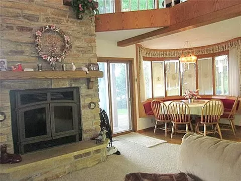 858 Breckenboro, Lake Summerset, IL 61019 photo 6