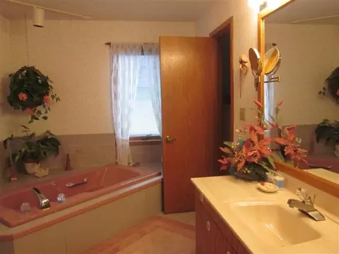 858 Breckenboro, Lake Summerset, IL 61019 photo 15