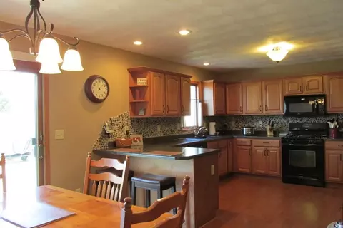 1634 Brentwood Dr, Byron, IL 61010 photo 6